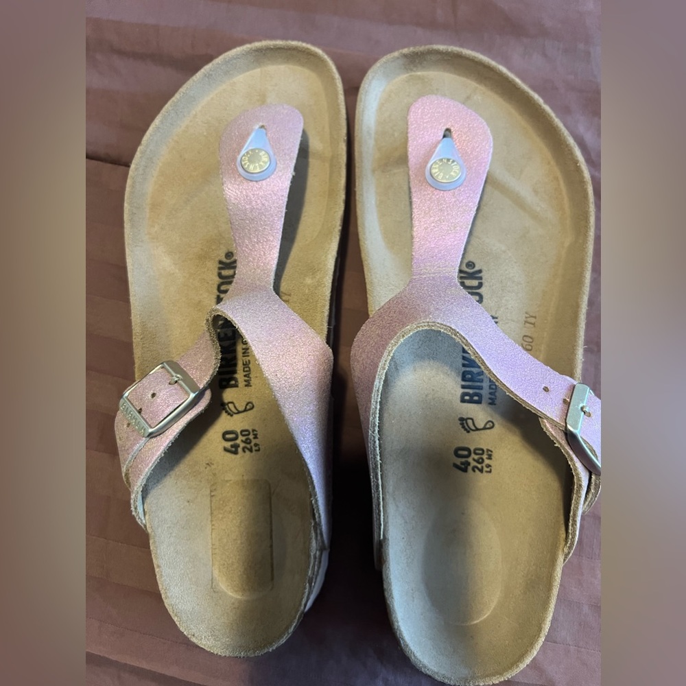 Metallic pink Birkenstock Gizeh size 40